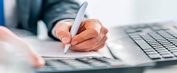 خصوصیات بهترین مشاور و وکیل مالیاتی در اصفهان