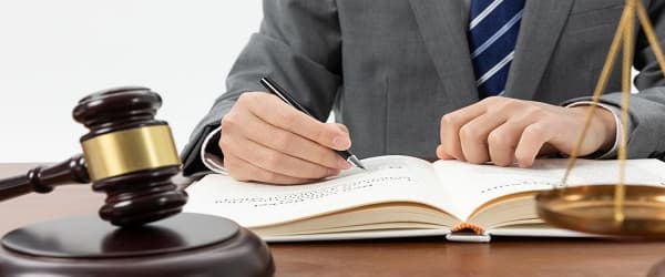 مزایای داشتن بهترین وکیل طلاق در اصفهان