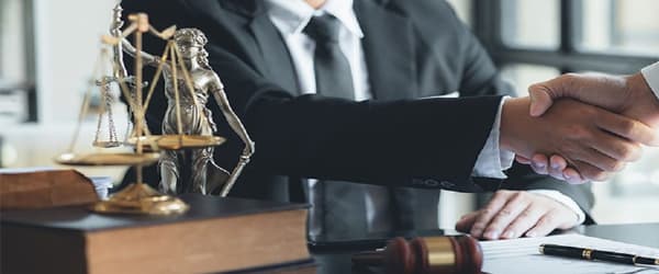 لیست ۱۰ تایی بهترین وکیل کیفری در اصفهان
